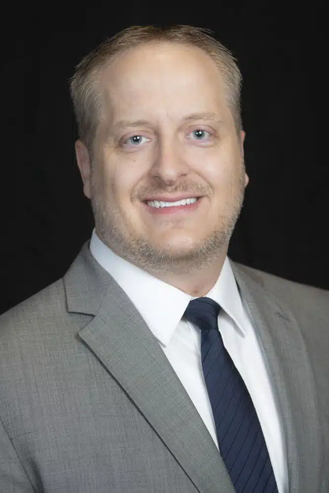 Photo portrait of Dr. Shane Theobald, OD